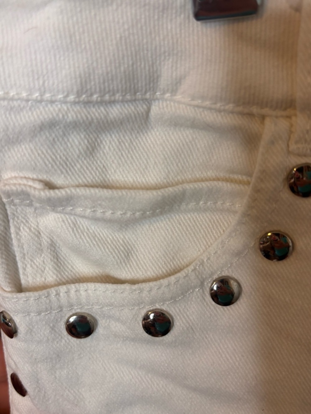 Entro White Ankle Cropped Jeans with Stud-Trim - Picture 4 of 7